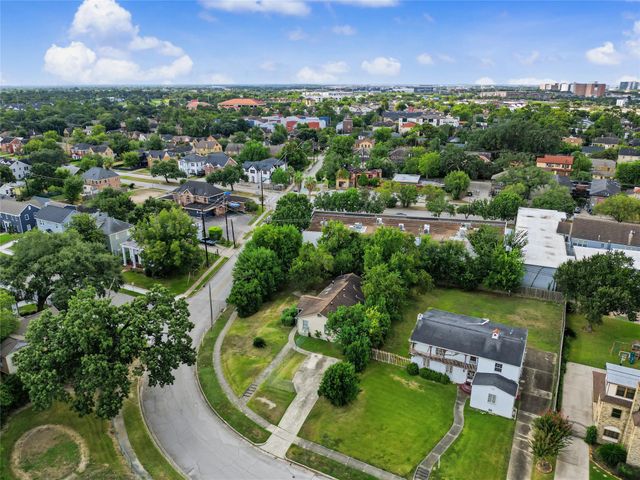5130 Live Oak Street, Houston, TX 77004