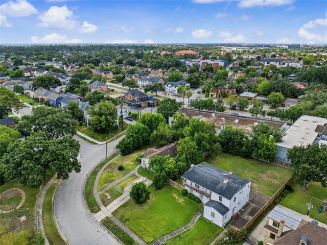 5130 Live Oak Street, Houston, TX 77004