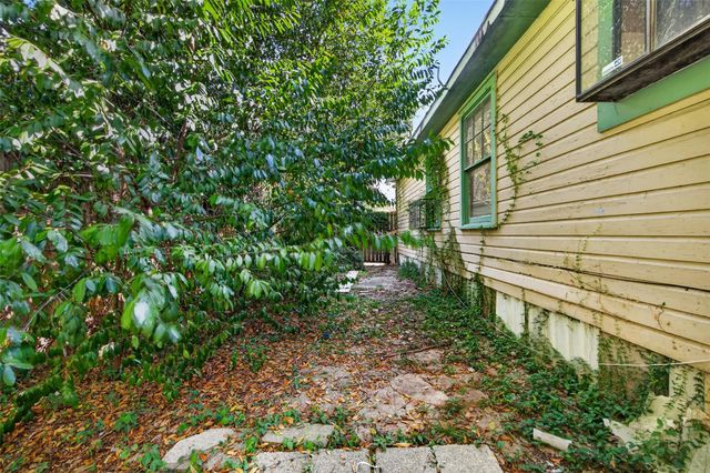 5130 Live Oak Street, Houston, TX 77004