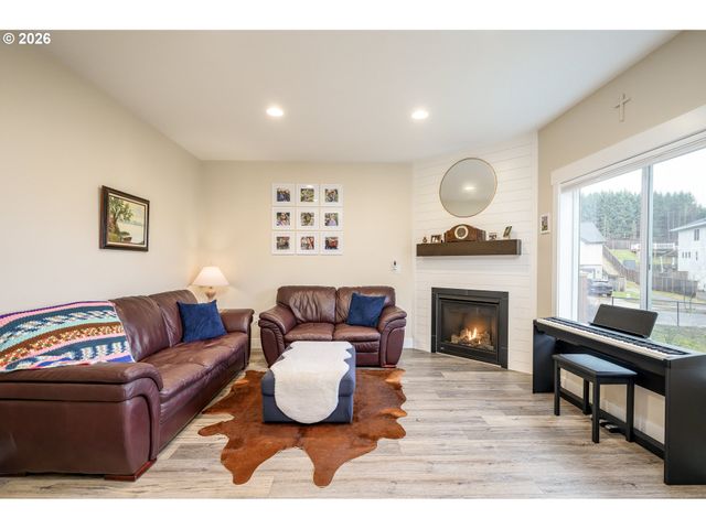 3111 Nw 2ND St, Mc Minnville, OR 97128