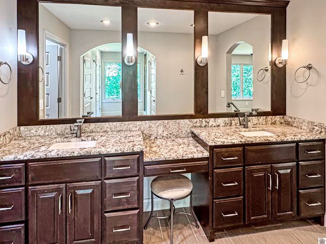 7 Pleasant View Ln # 40-44 # 36-38, Murray, KY 42071