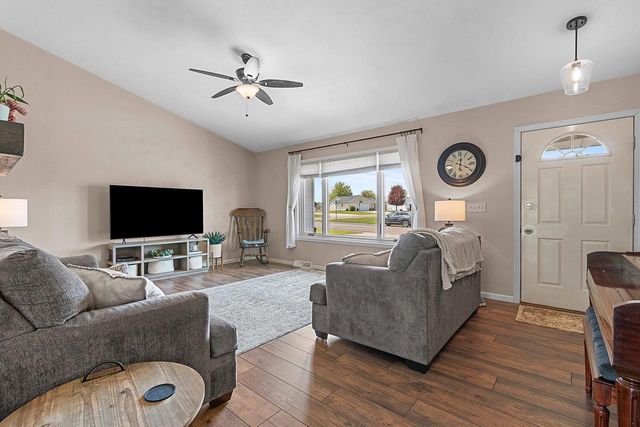N9634 CHADBURY LANE, Appleton, WI 54915