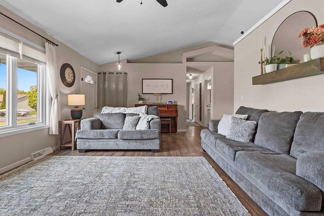 N9634 CHADBURY LANE, Appleton, WI 54915