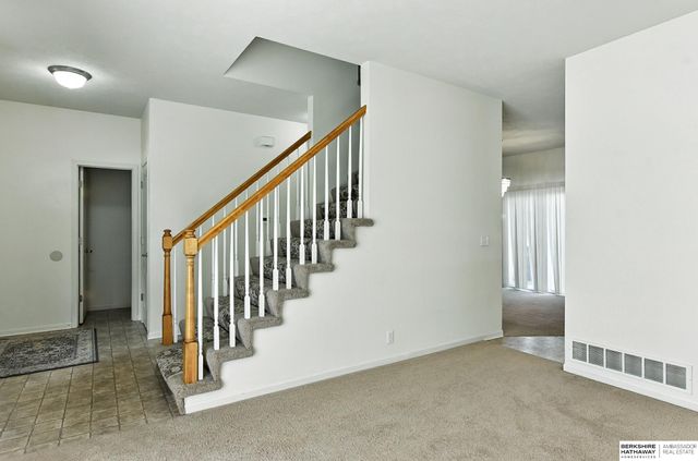 7505 S 180th Avenue, Omaha, NE 68136