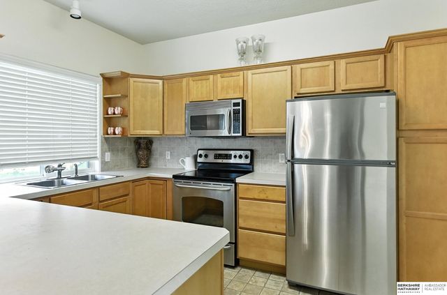 7505 S 180th Avenue, Omaha, NE 68136