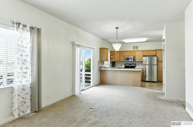 7505 S 180th Avenue, Omaha, NE 68136