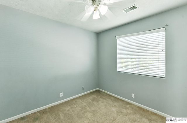 7505 S 180th Avenue, Omaha, NE 68136