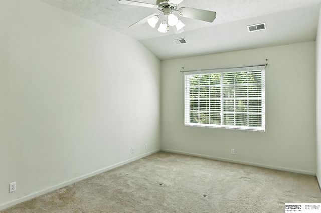 7505 S 180th Avenue, Omaha, NE 68136