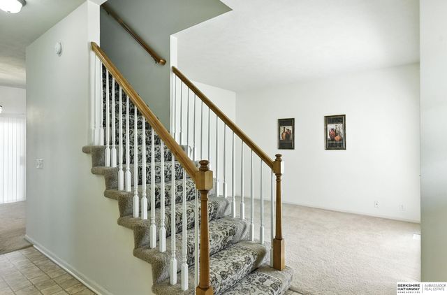 7505 S 180th Avenue, Omaha, NE 68136