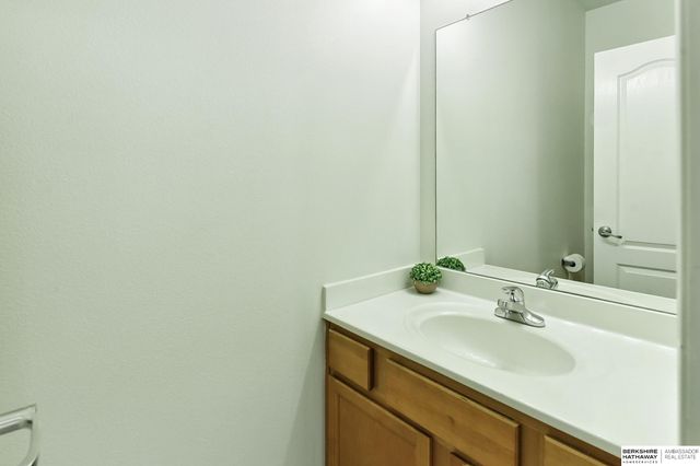 7505 S 180th Avenue, Omaha, NE 68136