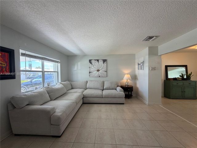 2105 SW Park Dr, Boynton Beach, FL 33426