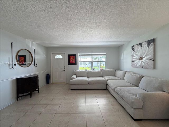2105 SW Park Dr, Boynton Beach, FL 33426