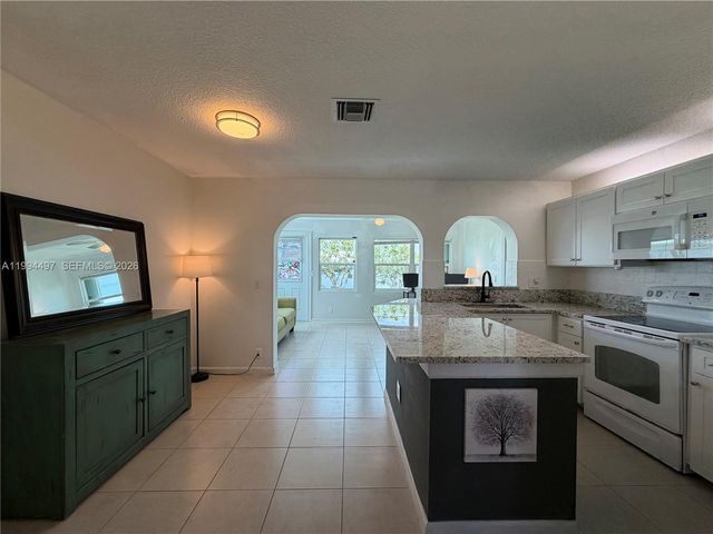 2105 SW Park Dr, Boynton Beach, FL 33426