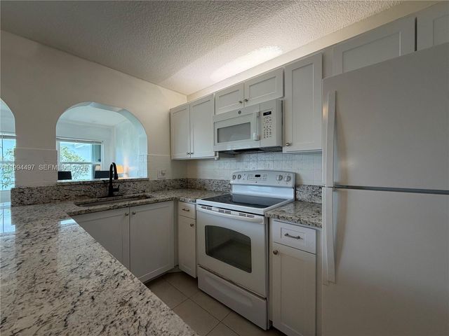 2105 SW Park Dr, Boynton Beach, FL 33426