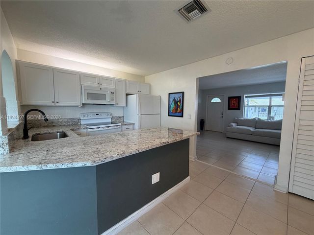 2105 SW Park Dr, Boynton Beach, FL 33426