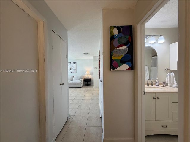 2105 SW Park Dr, Boynton Beach, FL 33426