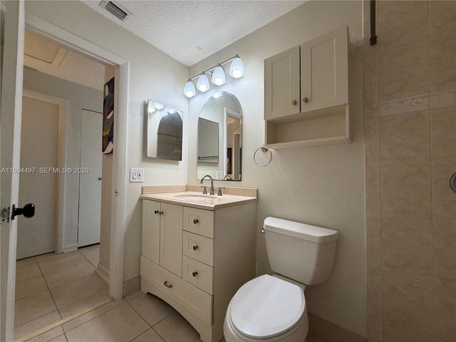 2105 SW Park Dr, Boynton Beach, FL 33426