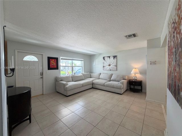 2105 SW Park Dr, Boynton Beach, FL 33426