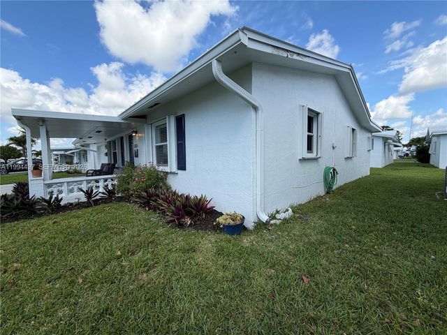 2105 SW Park Dr, Boynton Beach, FL 33426