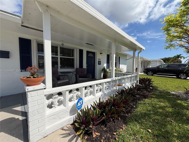 2105 SW Park Dr, Boynton Beach, FL 33426