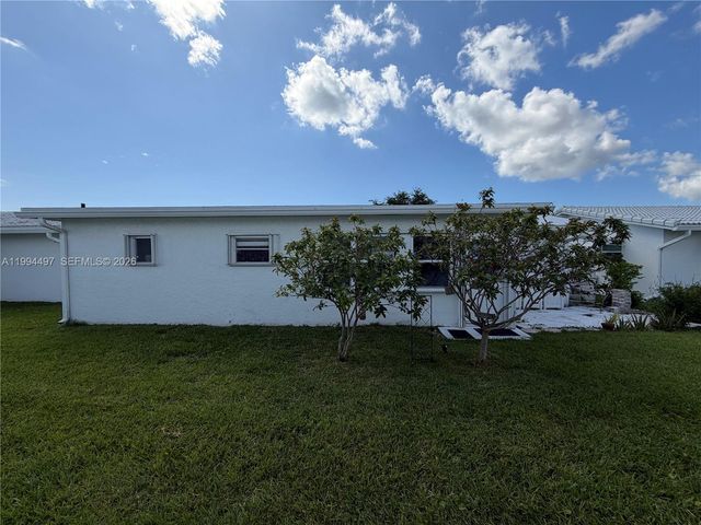 2105 SW Park Dr, Boynton Beach, FL 33426