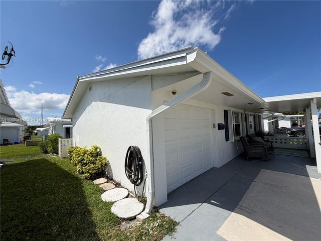 2105 SW Park Dr, Boynton Beach, FL 33426