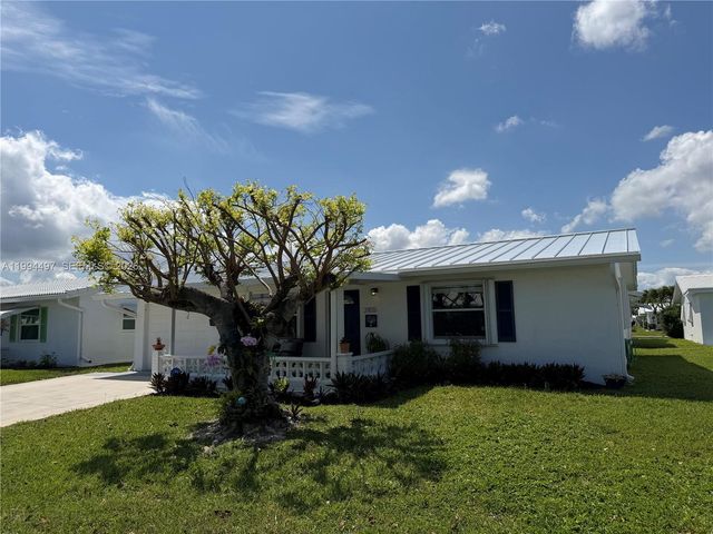 2105 SW Park Dr, Boynton Beach, FL 33426