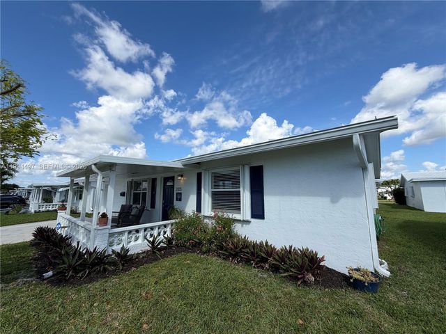 2105 SW Park Dr, Boynton Beach, FL 33426