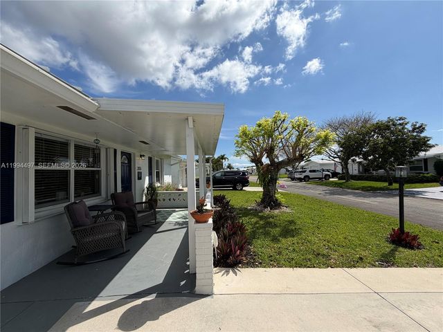 2105 SW Park Dr, Boynton Beach, FL 33426