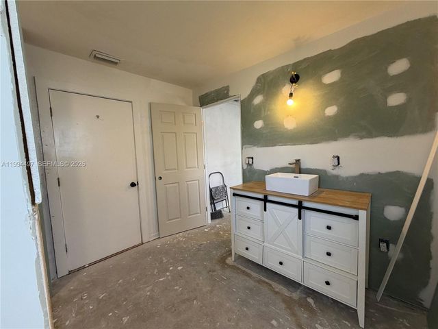2105 SW Park Dr, Boynton Beach, FL 33426