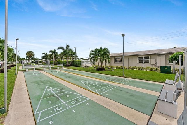 2105 SW Park Dr, Boynton Beach, FL 33426