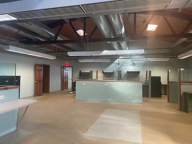 7621 W 63rd Street, Summit, IL 60501