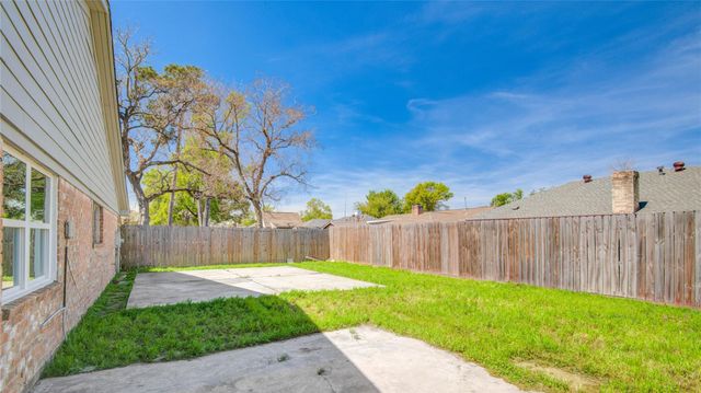13747 Rampchester Lane, Houston, TX 77015