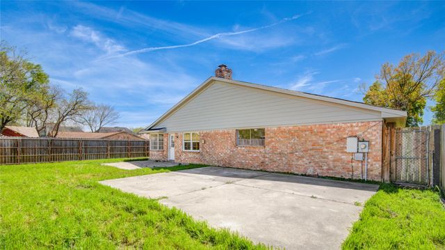 13747 Rampchester Lane, Houston, TX 77015