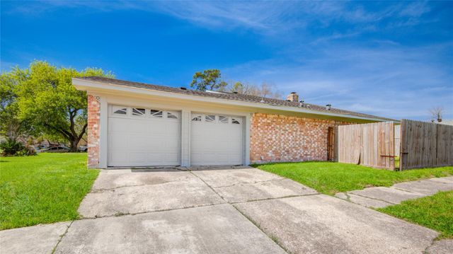 13747 Rampchester Lane, Houston, TX 77015