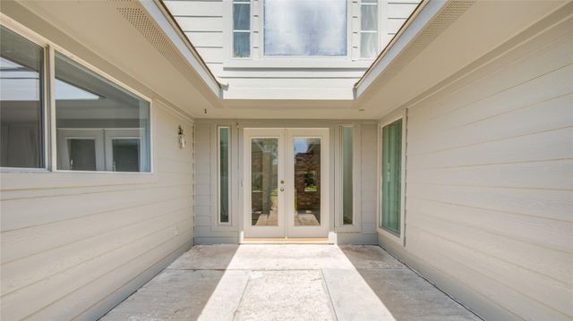 13747 Rampchester Lane, Houston, TX 77015