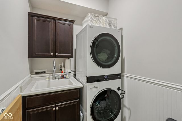 3741 Woodvine Drive, Bargersville, IN 46106