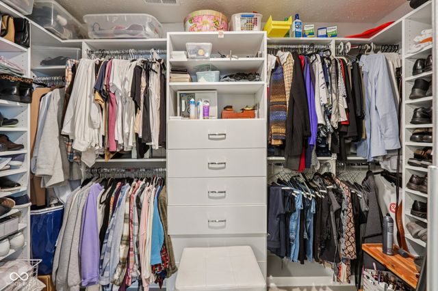 3741 Woodvine Drive, Bargersville, IN 46106