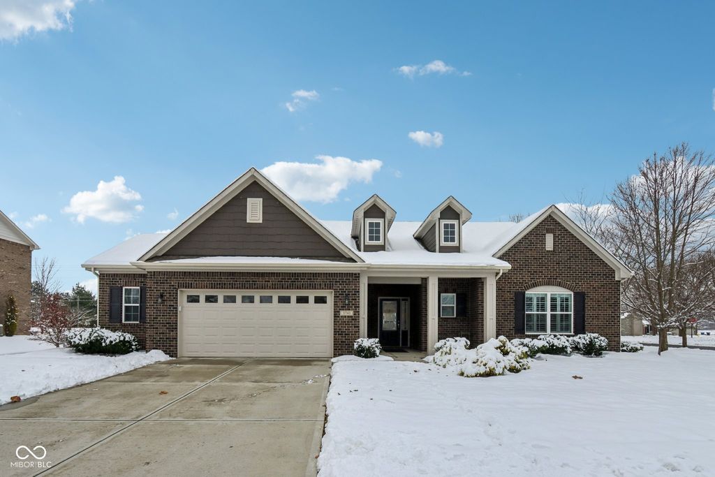 3741 Woodvine Drive, Bargersville, IN 46106