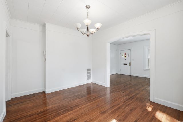 5117 Cantrell Road, Little Rock, AR 72207