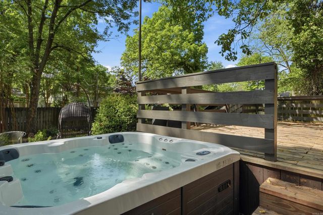 5117 Cantrell Road, Little Rock, AR 72207