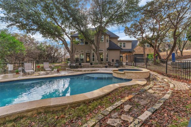 4302 Fairway Drive, Granbury, TX 76049