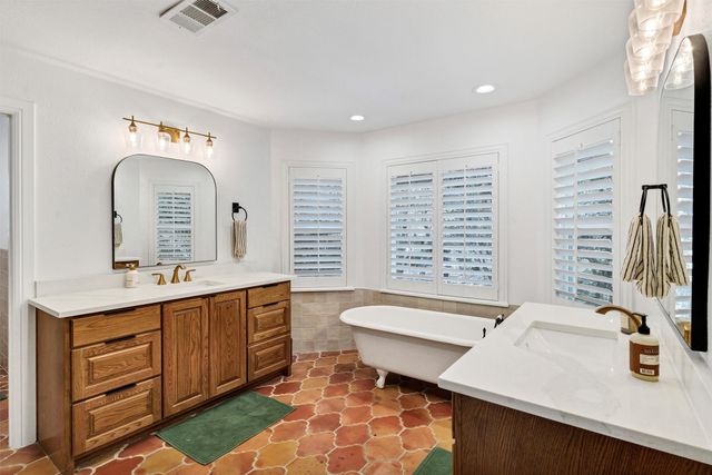 4302 Fairway Drive, Granbury, TX 76049