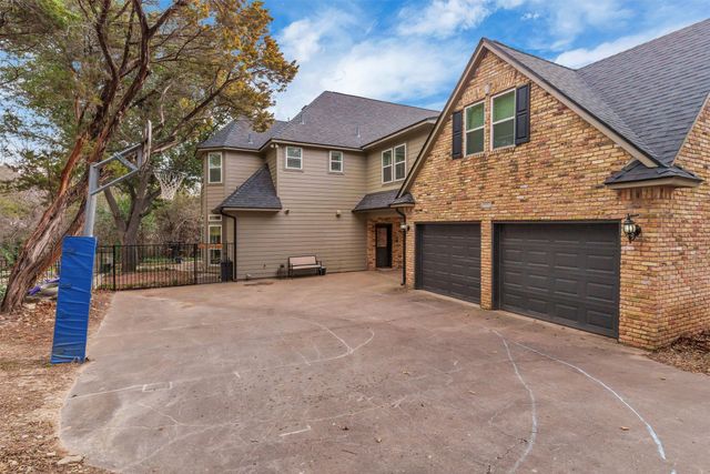 4302 Fairway Drive, Granbury, TX 76049