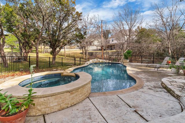 4302 Fairway Drive, Granbury, TX 76049
