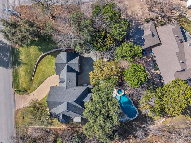 4302 Fairway Drive, Granbury, TX 76049