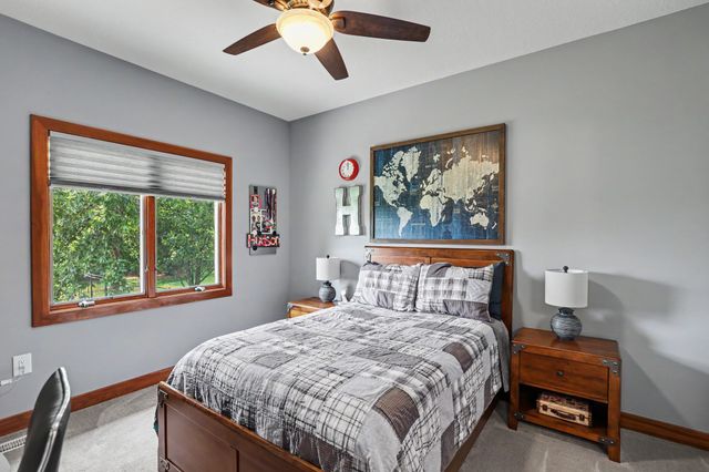 4975 Andrews Place, Pleasant Hill, IA 50327