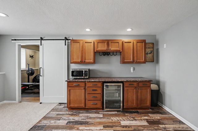 4975 Andrews Place, Pleasant Hill, IA 50327