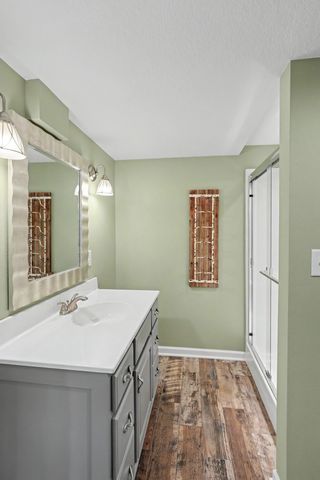 4975 Andrews Place, Pleasant Hill, IA 50327