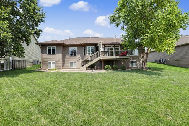 4975 Andrews Place, Pleasant Hill, IA 50327